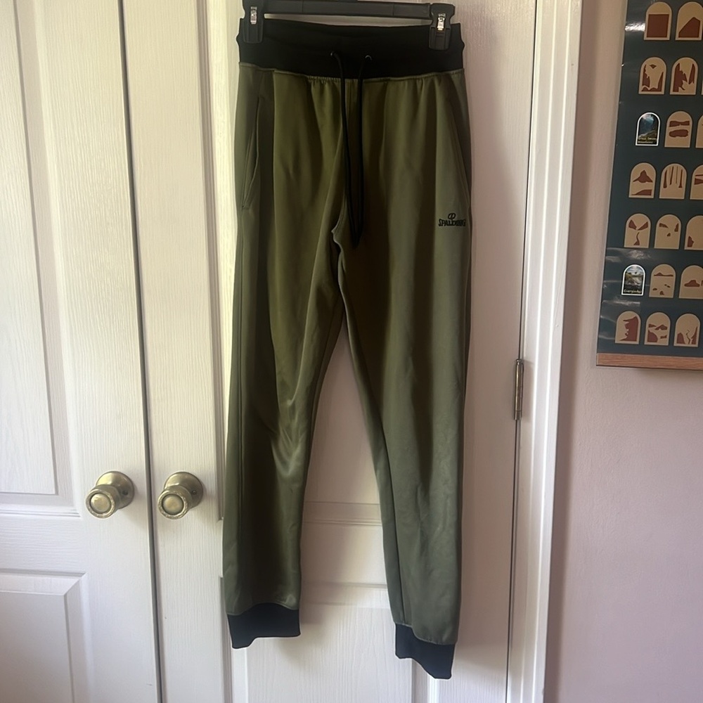 B21 Spalding joggers